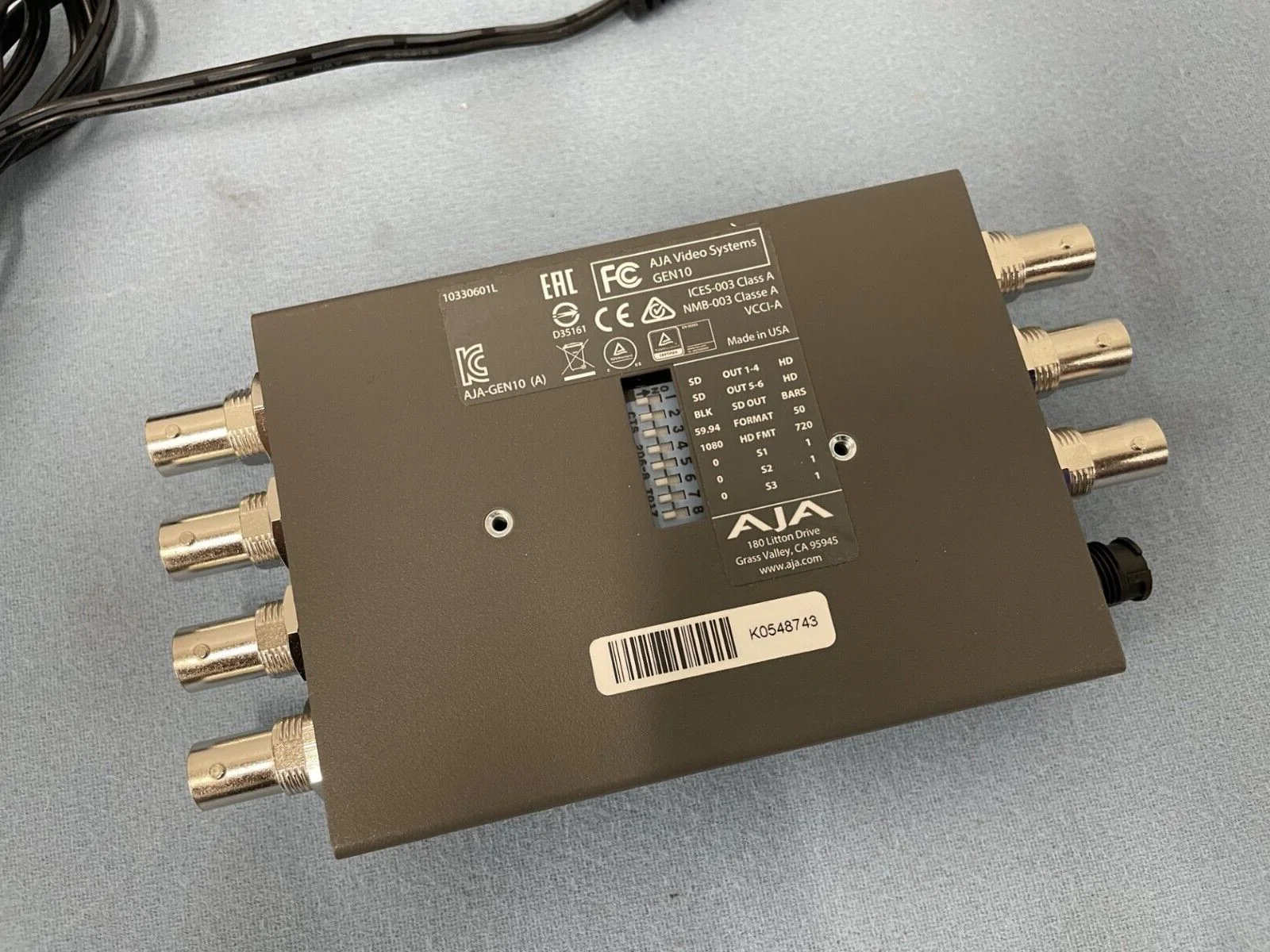 AJA Gen10 Compact & Portable HDTV HD/SD Sync Generator w/ Universal Power Supply - Image 3