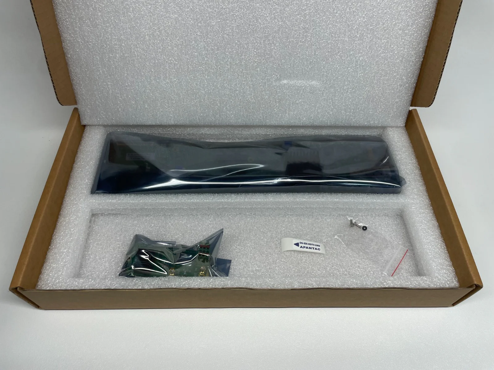 Apantac OG-DA-SDI-HDTV-UHD-SET1 12G SDI to HDMI 2.0 Converter with Rear Module - Image 3