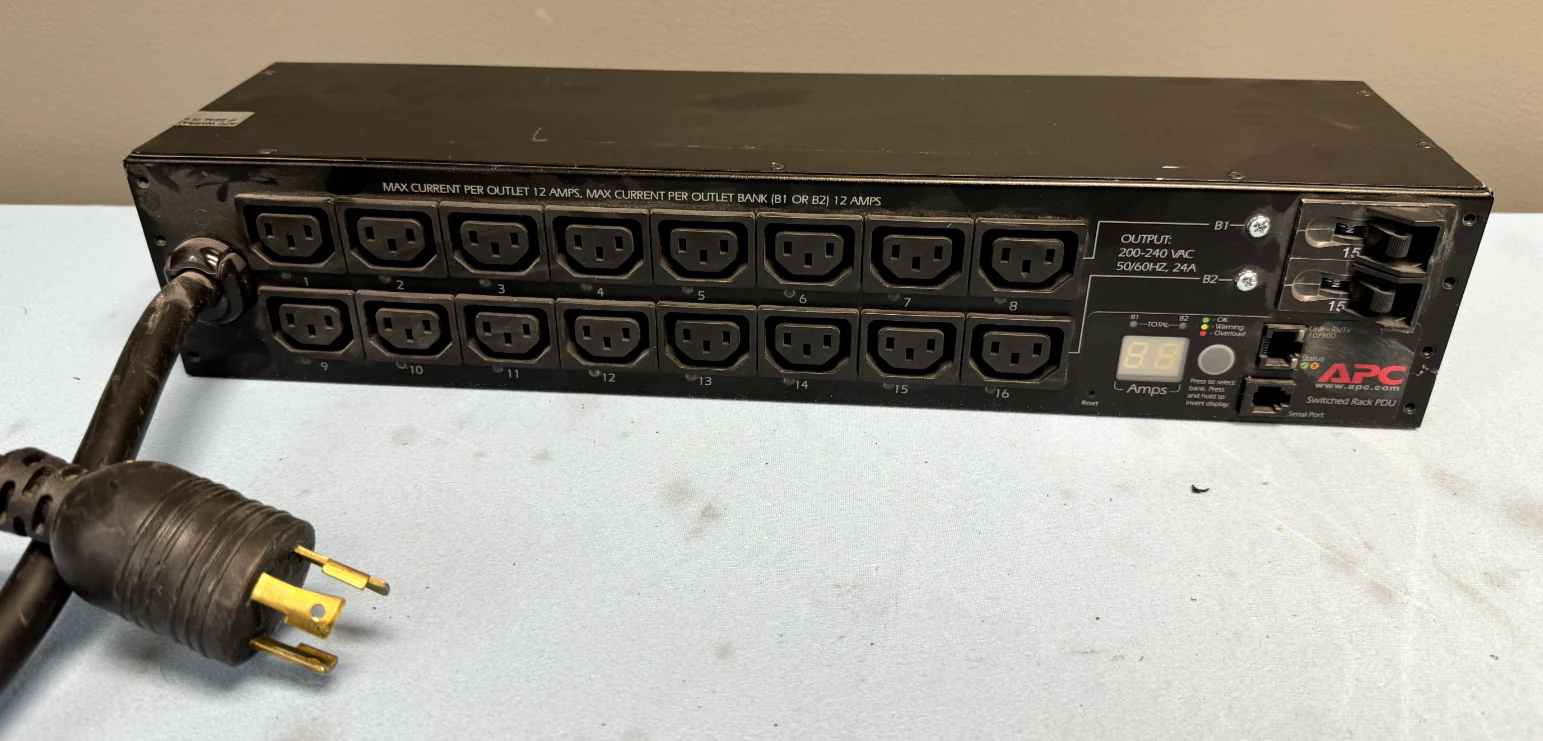 APC AP7911 Rack PDU Switched, 2U, 30A, 208V, Sixteen C13 Power Distribution Unit - Image 2
