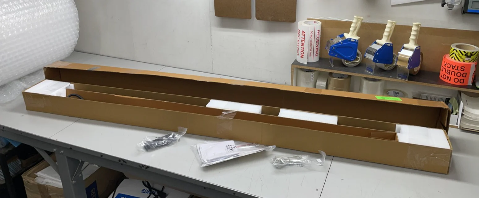 APC Schneider AP8930 24-Outlet Metered Switched Rack PDU Power Distribution Unit - Image 3