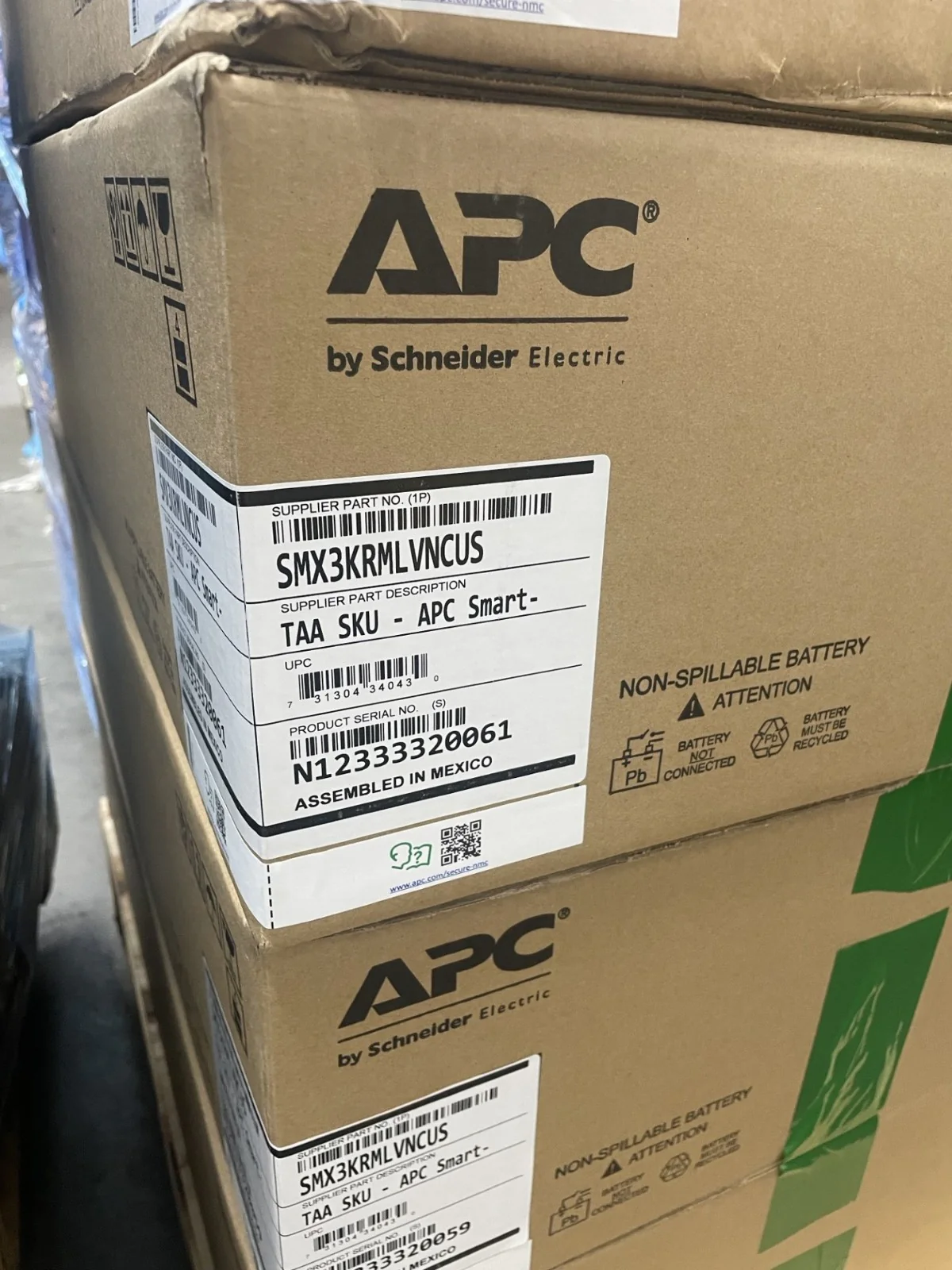 APC SMX3KRMLVNCUS Line Interactive 3kVA Rack/Tower Extended Runtime Smart-UPS X