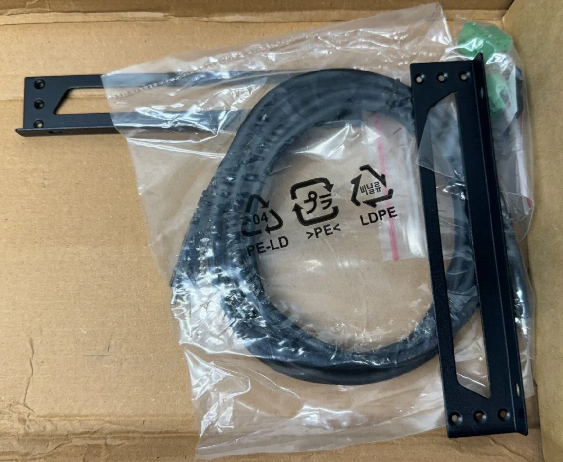 Atlona Technologies AT-OME-ST31A 3 Input Switcher / Transmitter USB-C HDMI - Image 4