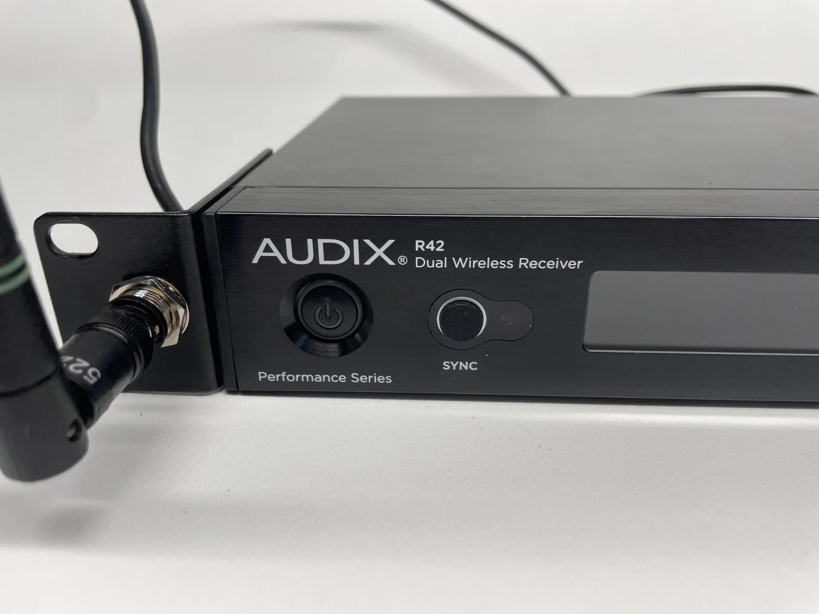 Audix R42 Dual-Channel Receiver with B60 Bodypack and H60 Handheld Transmitters - Image 4