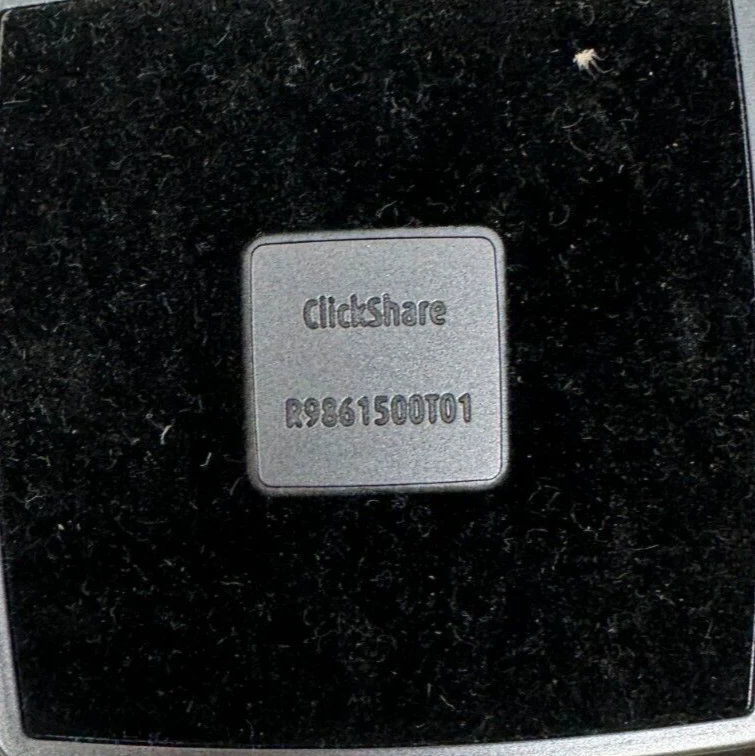 Barco R9861500D01 LOT OF 4 ClickShare Buttons w/ 1x ClickShare Tray R9861500T01 - Image 3