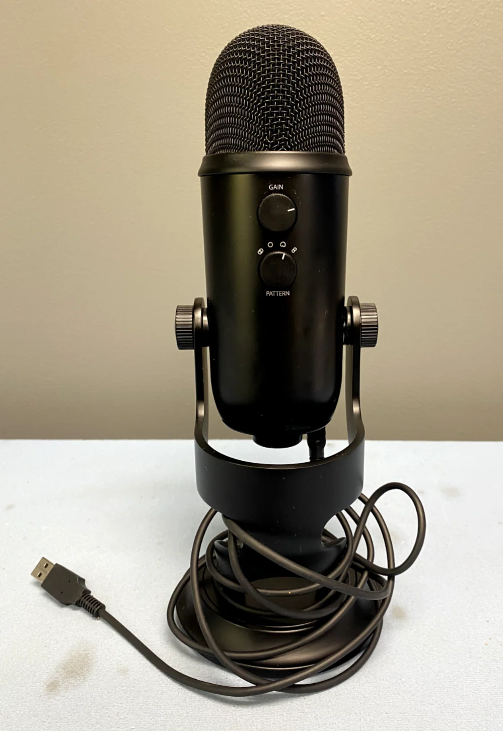 Blue Yeti USB Condenser Microphone 888-000322 Black - Image 2