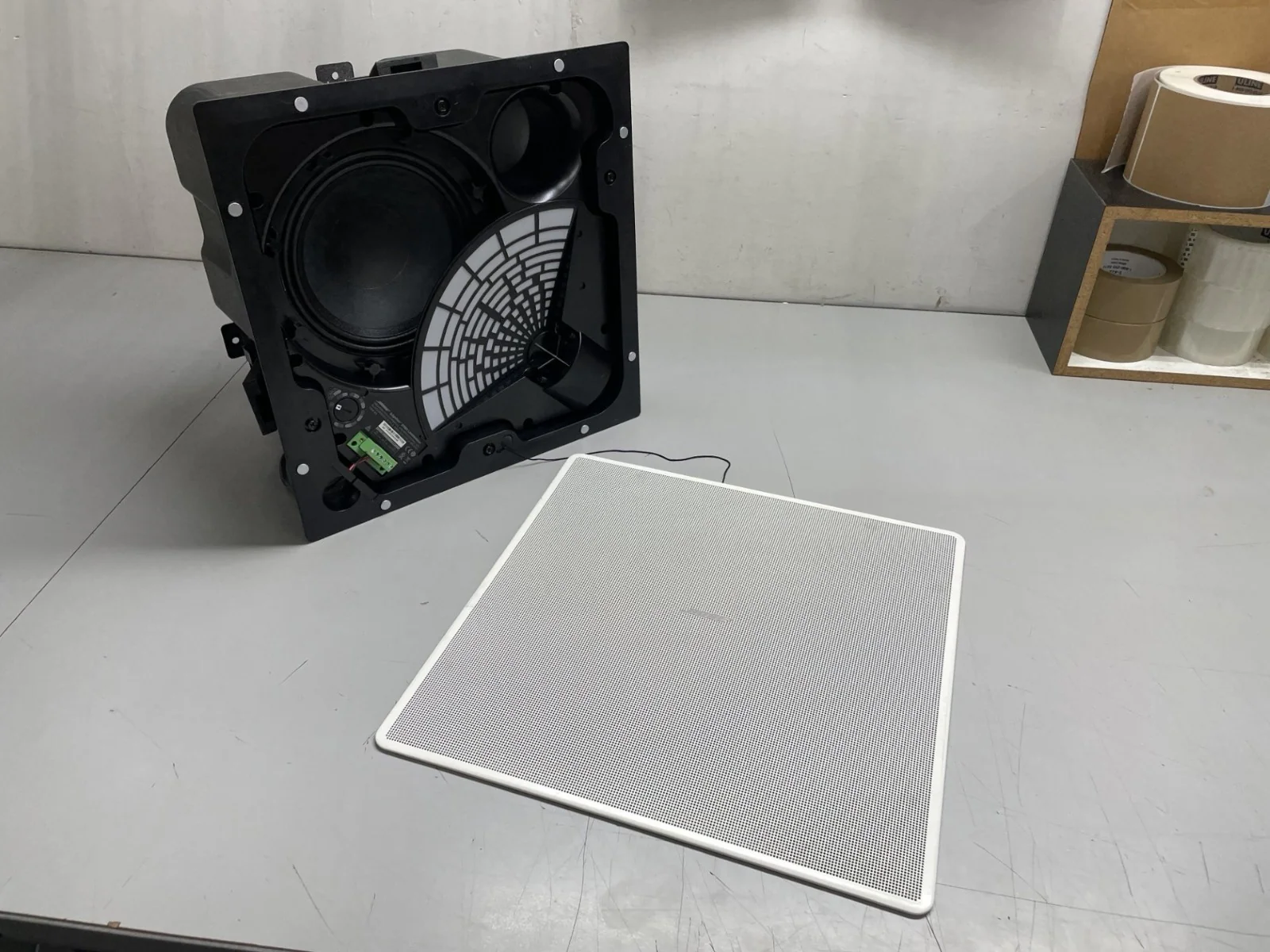 Bose EdgeMax EM90 Professional Directional In-Ceiling Loudspeaker - Image 3