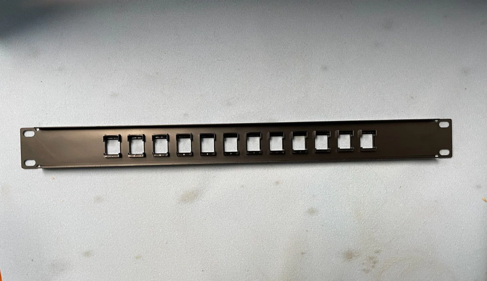 C2G 12 Port Blank Keystone Patch Panel - Image 4