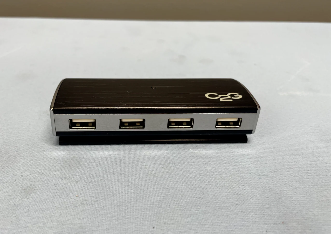 C2G 29508 4-Port USB-2.0 Aluminum Hub for Chromebooks, Laptop, & Desktops - NOB - Image 2