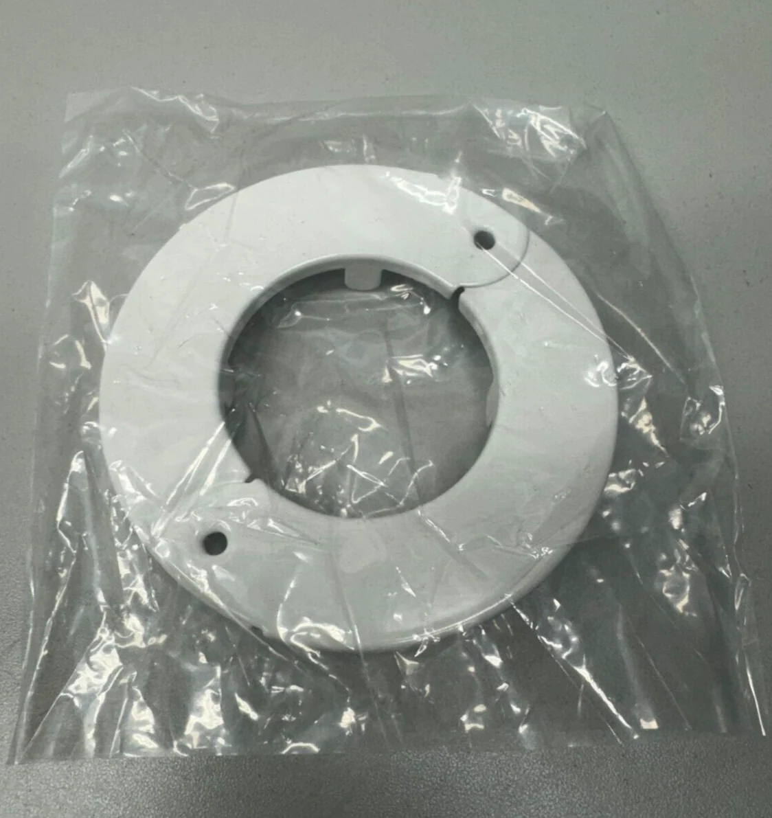 Chief CMA-640 Finishing Rings (White) LOT OF 32 - Image 2