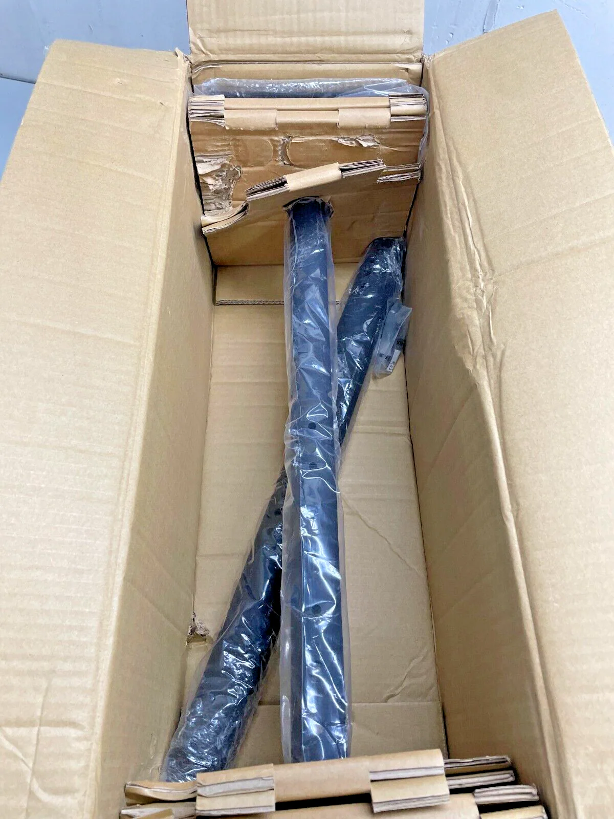 Chief CMA100 / 8" Ceiling Plate with Adjustable 1.5" NPT Column - Image 3