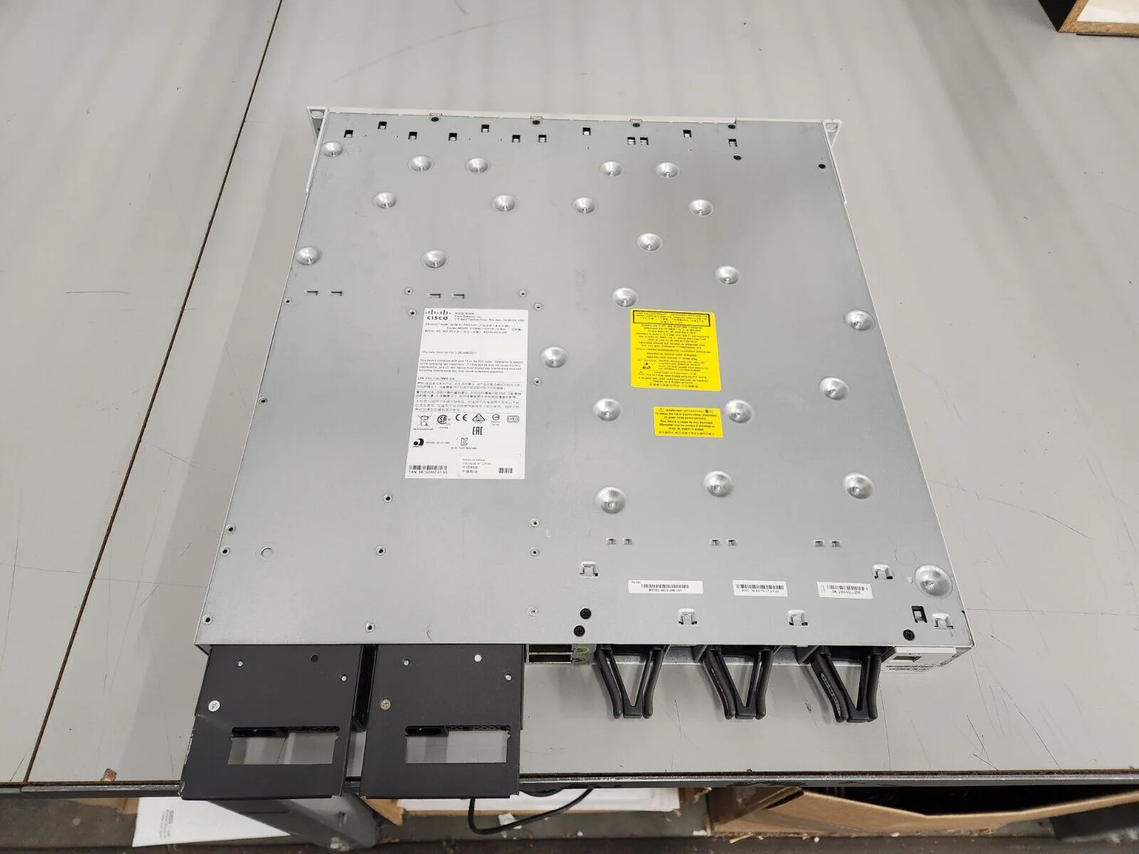 Cisco Meraki MS390 MS390-48UX-HW PoE+ Switch UNCLAIMED w/ Dual PSU - Image 8