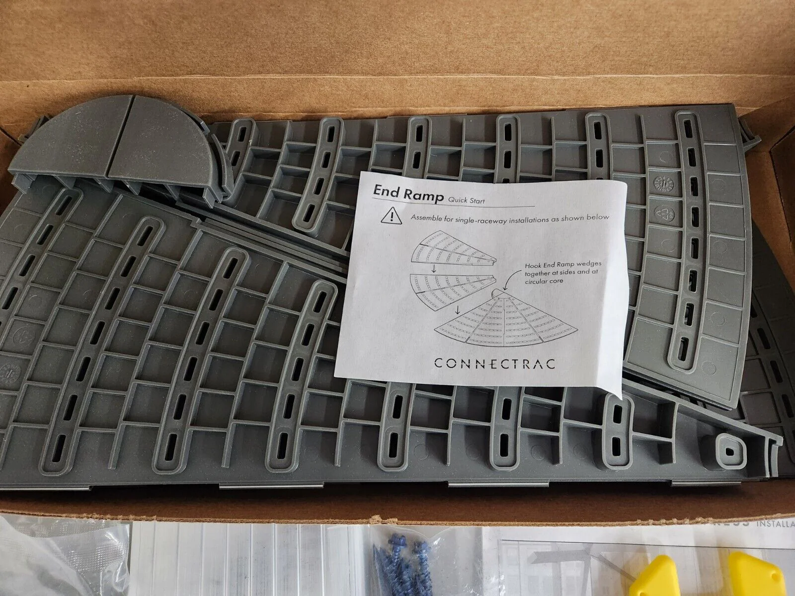 CONNECTRAC CT.XP.1-06-25.1C 6’ EXPRESS Under Carpet Kit 25’ Quad Receptacle - Image 4