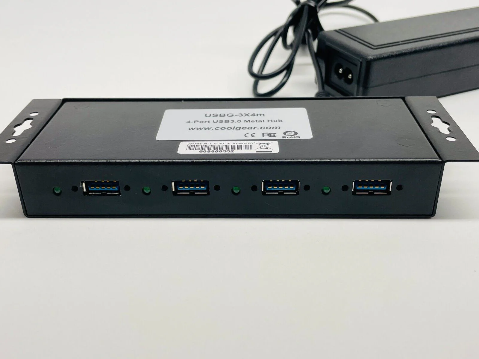 Coolgear USBG-3X4m 4-Port USB3.0 Metal Hub - Image 3