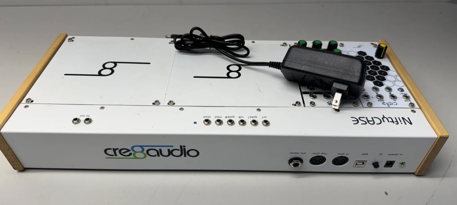Cre8audio NiftyCASE Powered Eurorack Case with MIDI to CV