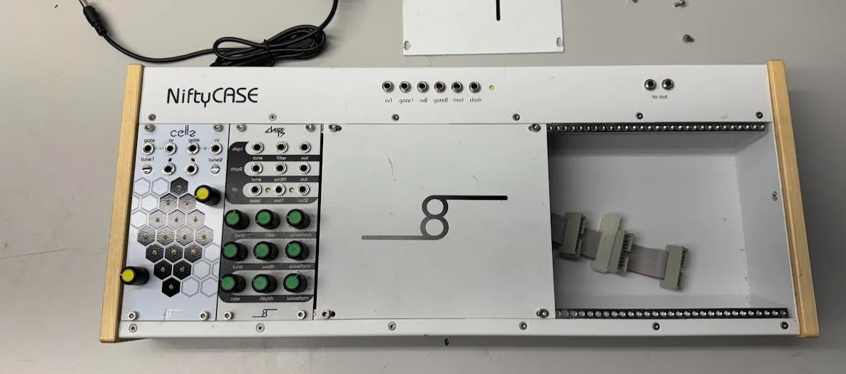 Cre8audio NiftyCASE Powered Eurorack Case with MIDI to CV - Image 2