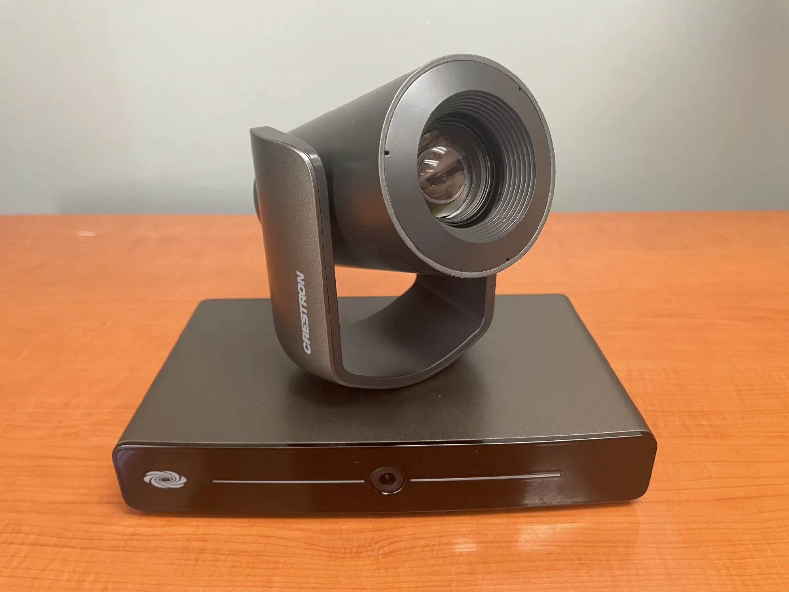 Crestron 1 Beyond i20 Intelligent PTZ Camera 20x Optical Zoom 6513200