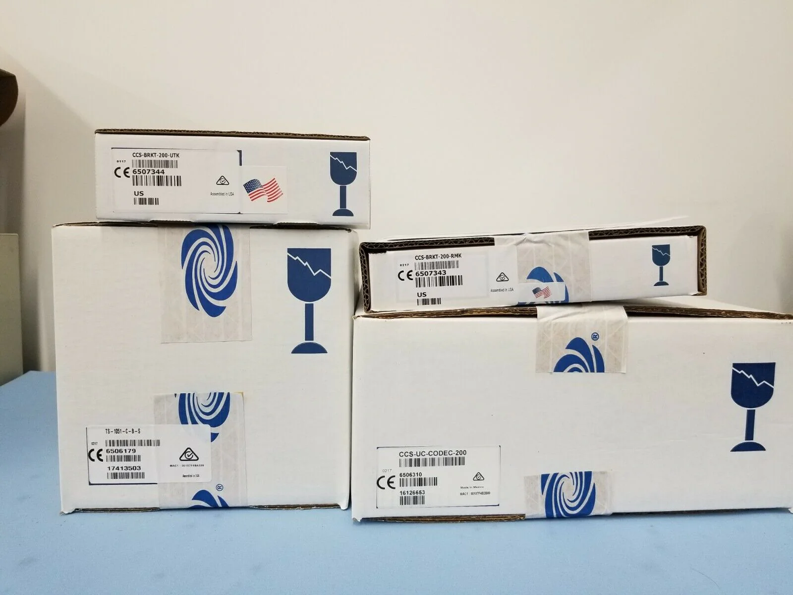 Crestron CCS-UC-200 Kit 6507508 RL 2 Group Collaboration Skype for Biz - Image 2