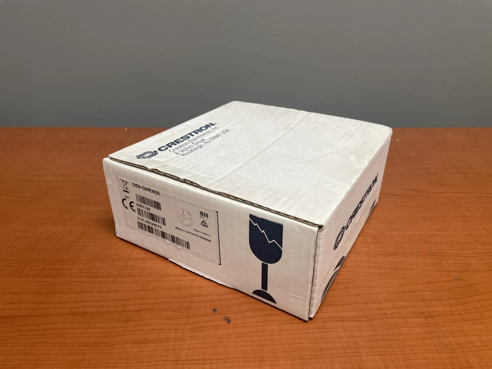 Crestron CEN-GWEXER infiNET EX Network and ER Wireless Gateway 6507326 - Image 2