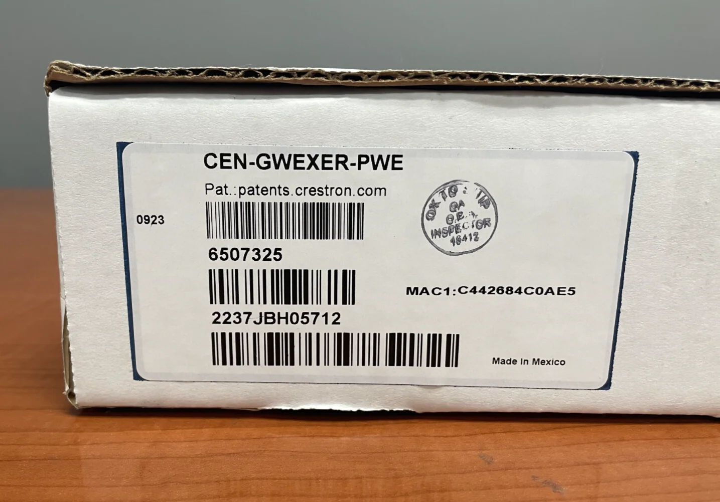 Crestron CEN-GWEXER-PWE  infiNET EX & ER Wireless Gateway w/PoE Injector 6507325 - Image 2