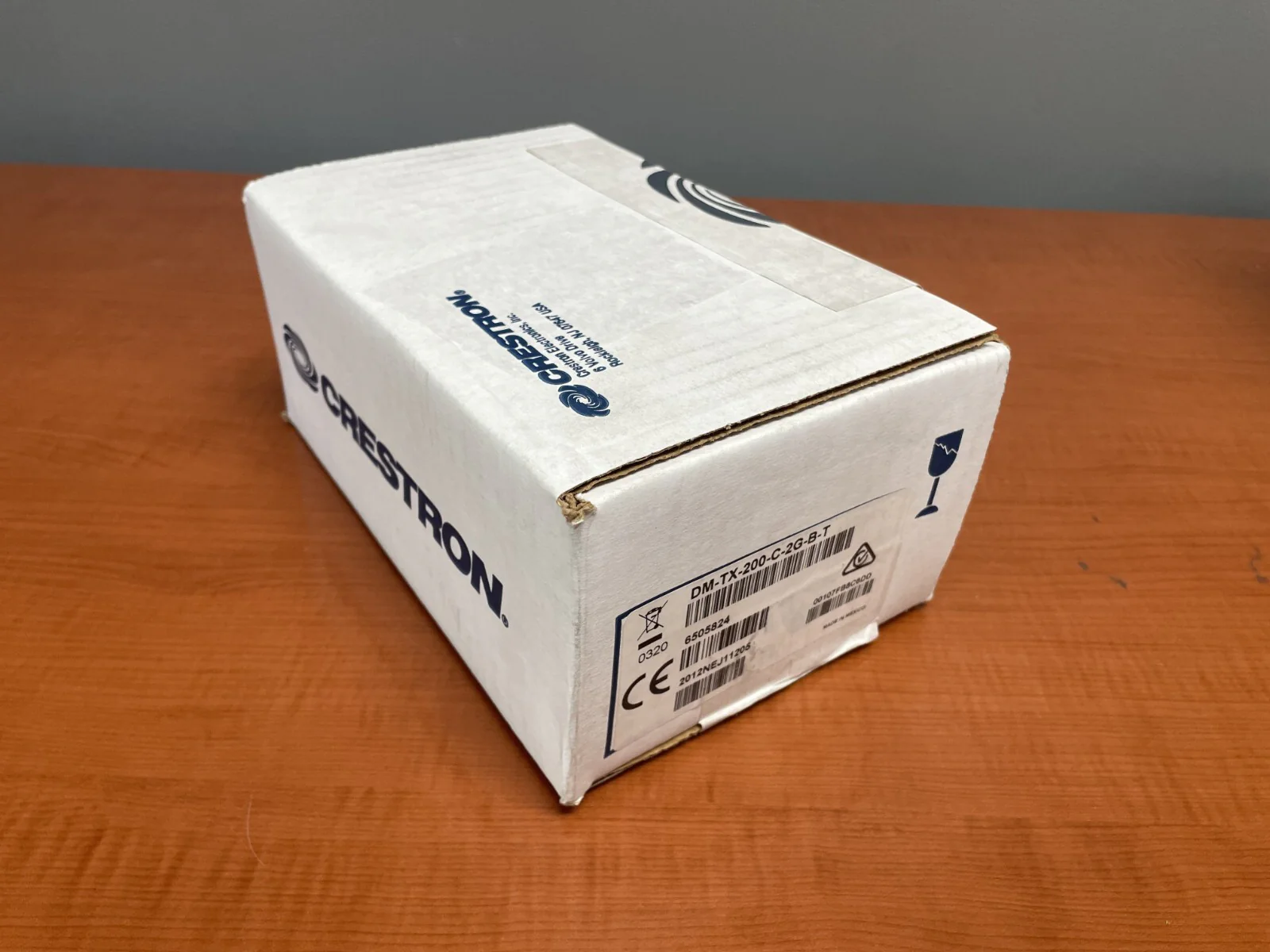 Crestron DM-TX-200-C-2G-B-T Wall Plate DigitalMedia 8G+ Transmitter 6505824