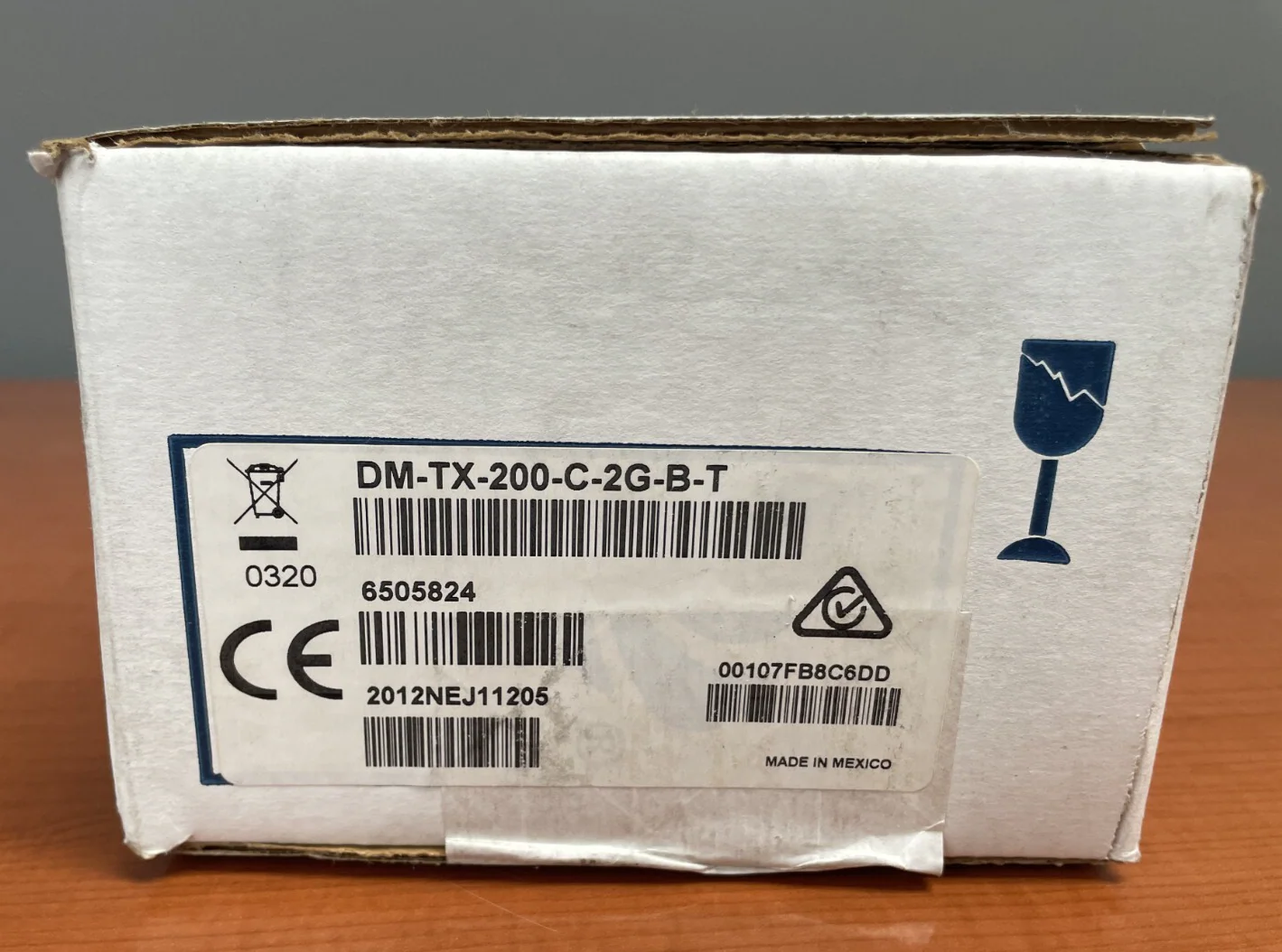 Crestron DM-TX-200-C-2G-B-T Wall Plate DigitalMedia 8G+ Transmitter 6505824 - Image 2