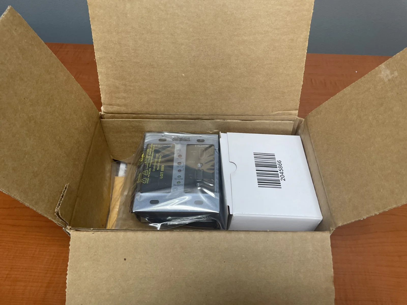 Crestron DM-TX-200-C-2G-B-T Wall Plate DigitalMedia 8G+ Transmitter 6505824 - Image 3