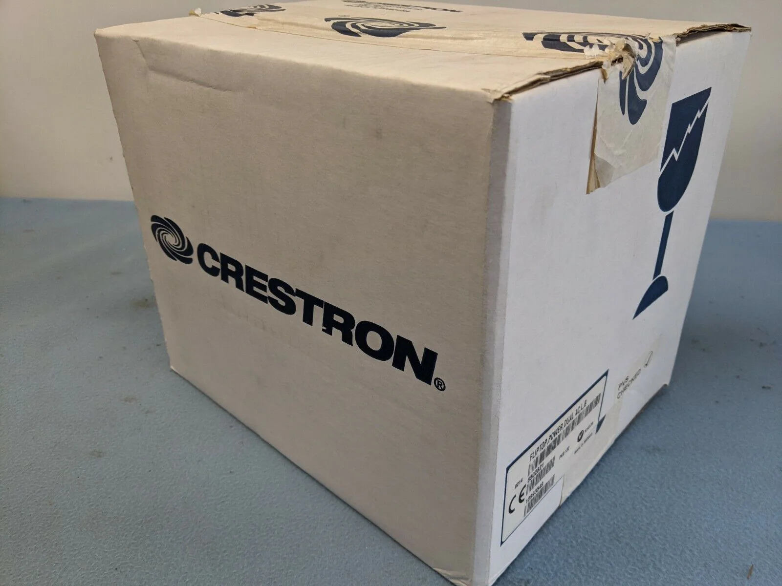 Crestron FT-PWR-D-LG-B 6502821 FlipTop Power Center, Large, Black - Image 2