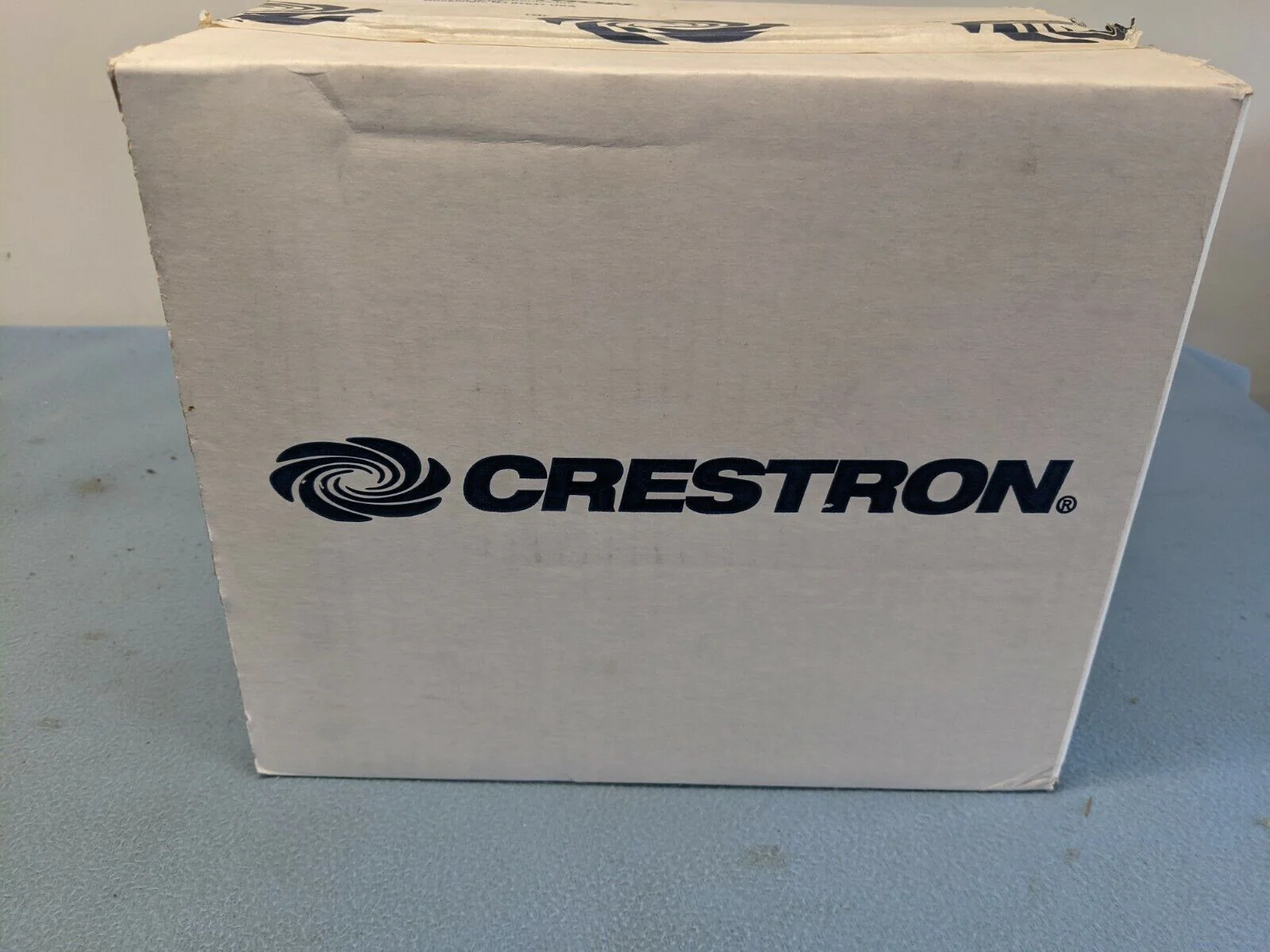 Crestron FT-PWR-D-LG-B 6502821 FlipTop Power Center, Large, Black - Image 3