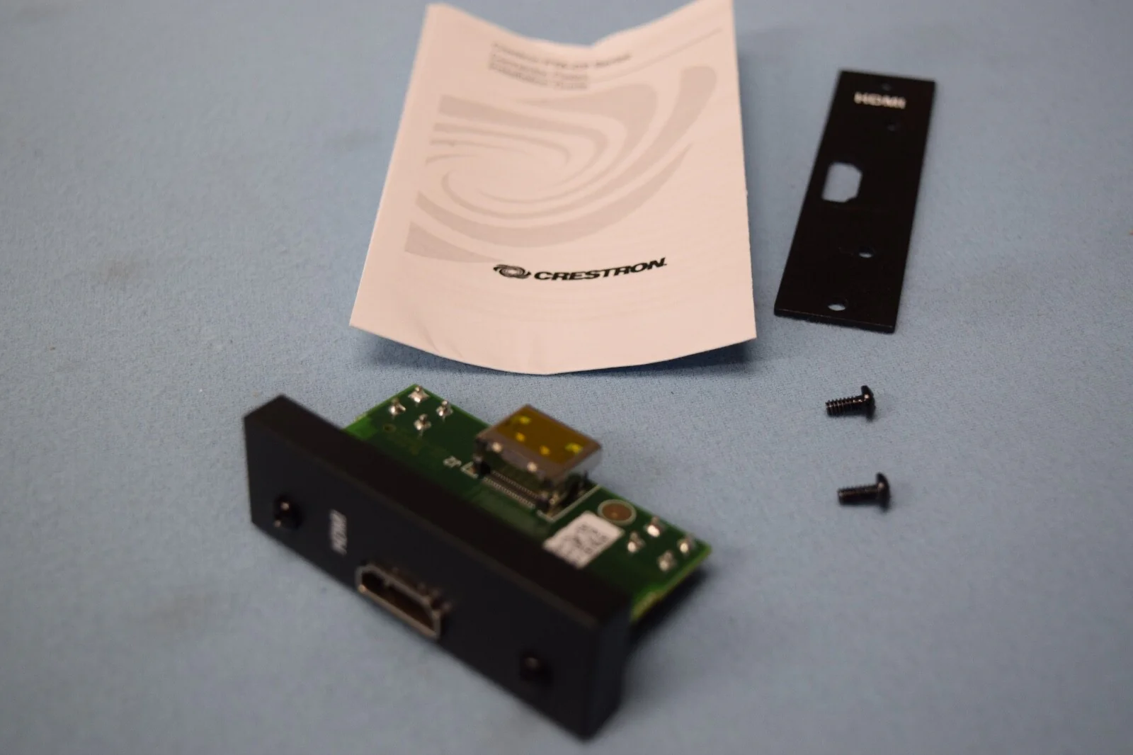 Crestron FTA-CP-HD-101 ( LOT OF 9) HDMI For Flip Top Plate (P/N: 6506851) - Image 3