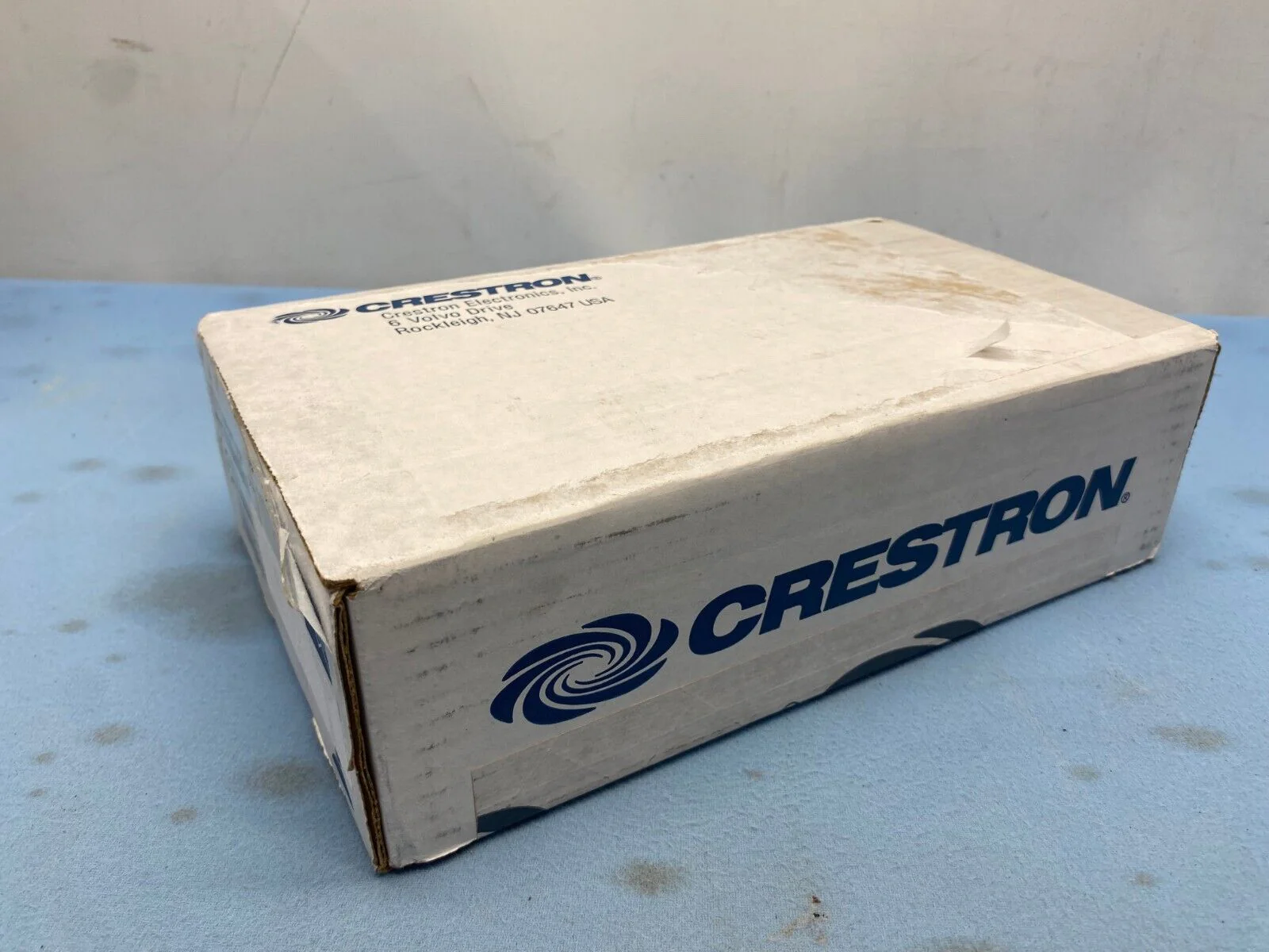 Crestron FTA-PWR-102 Power Outlet Module 10 Amps / 50/60Hz - Image 2