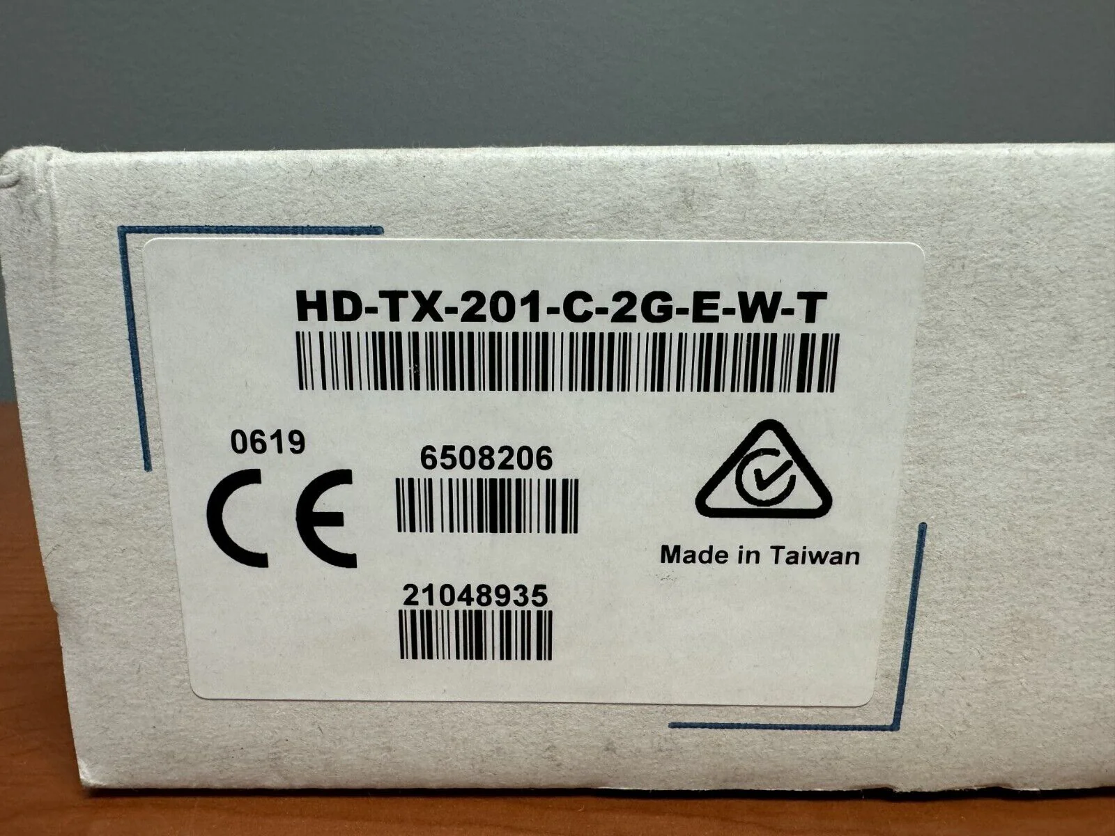 Crestron HD-TX-201-C-2G-E-W-T DM Lite Transmitter & 2x1 Auto-Switcher for HDMI - Image 2