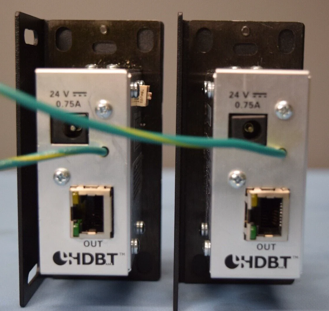 Crestron HD-TX3-C-B ( LOT OF 2 ) Power supplies not included - Image 2