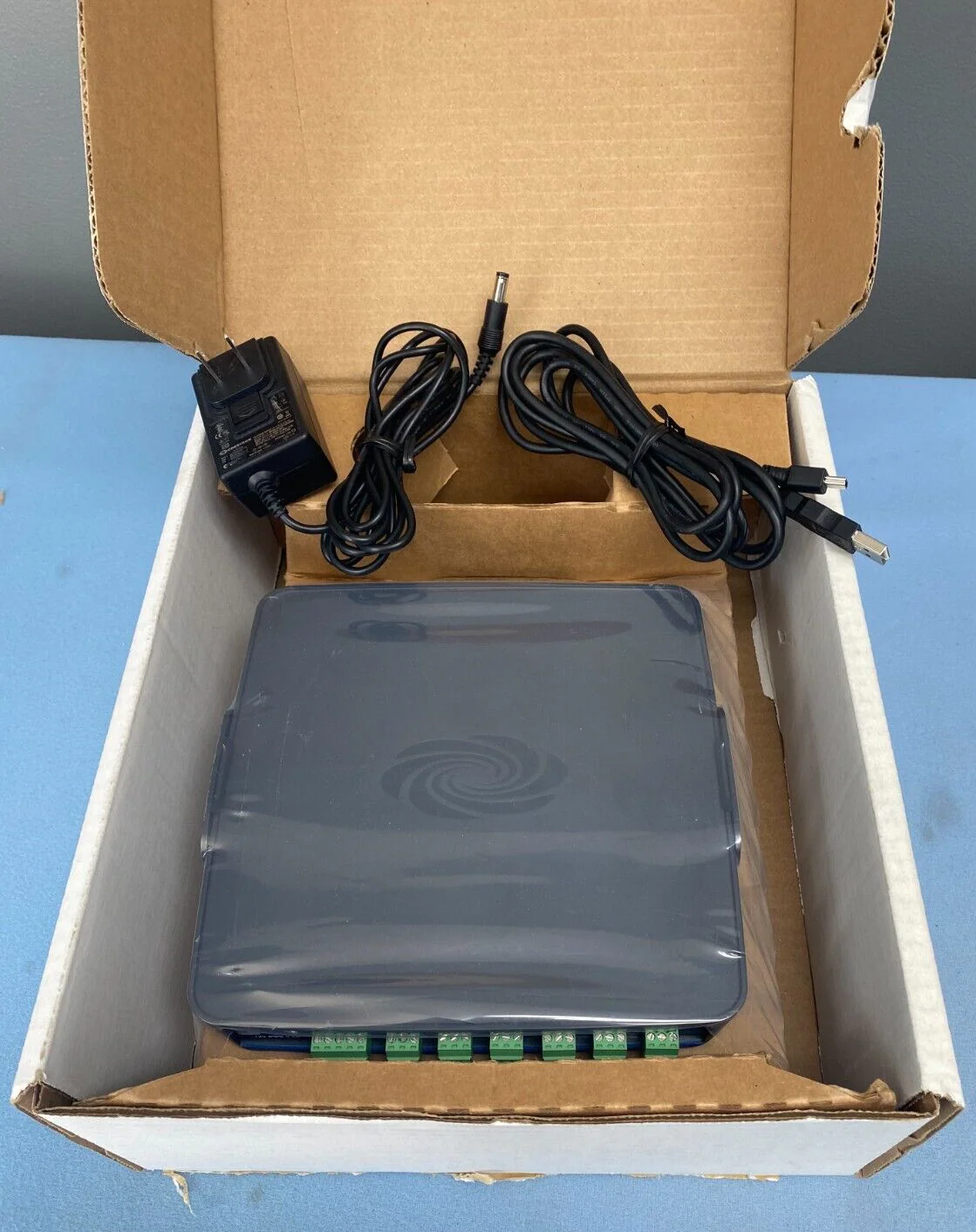 Crestron MMX-6-USB 6-Channel USB Microphone Mixer/Preamp - Power & Cable 6507454 - Image 3