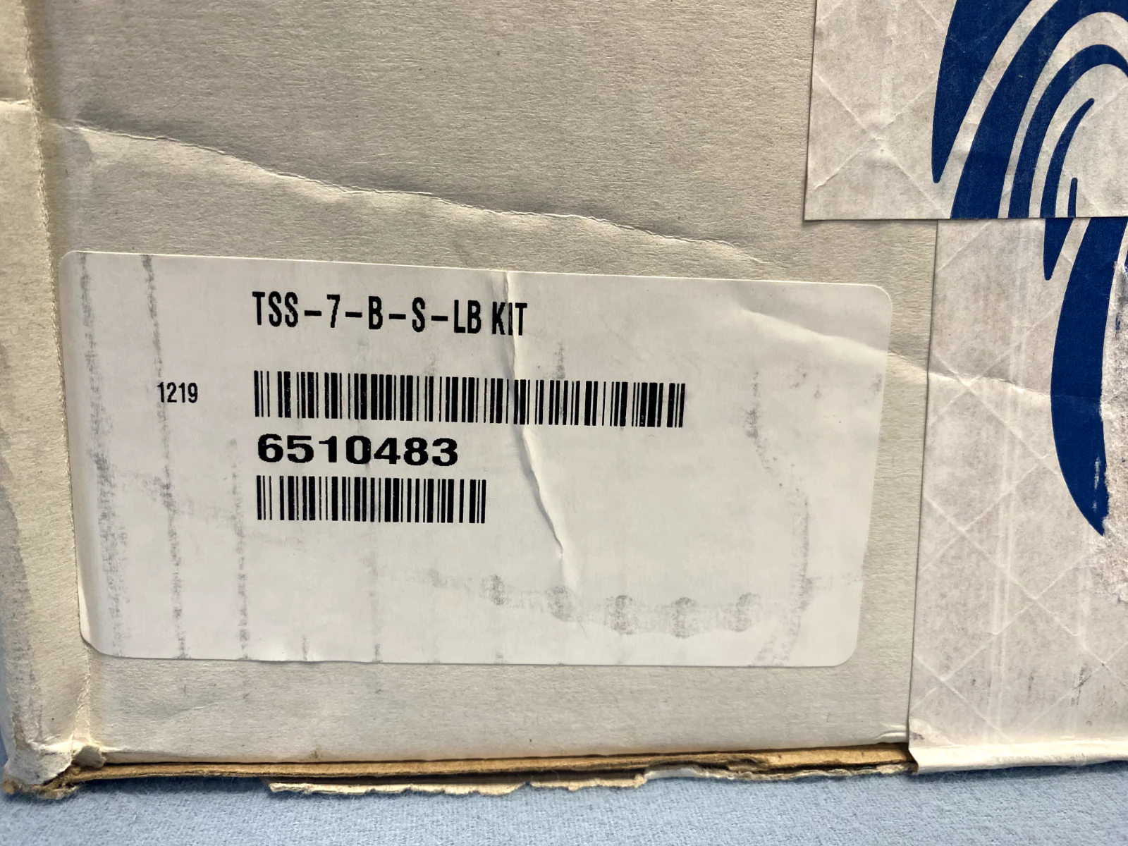 Crestron TSS-7-B-S-LB Kit 7in Room Scheduling Touch Screen 6510483 w/ Light Bar - Image 2