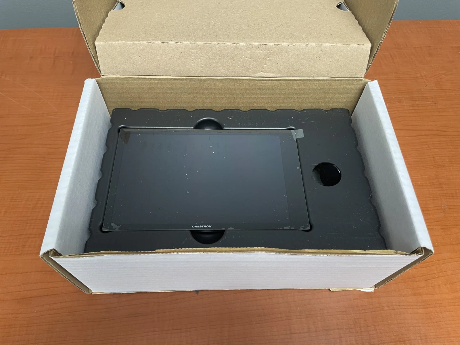 Crestron TSS-770-B-S 7 in. Room Scheduling Touch Screen 6511753 - Image 3