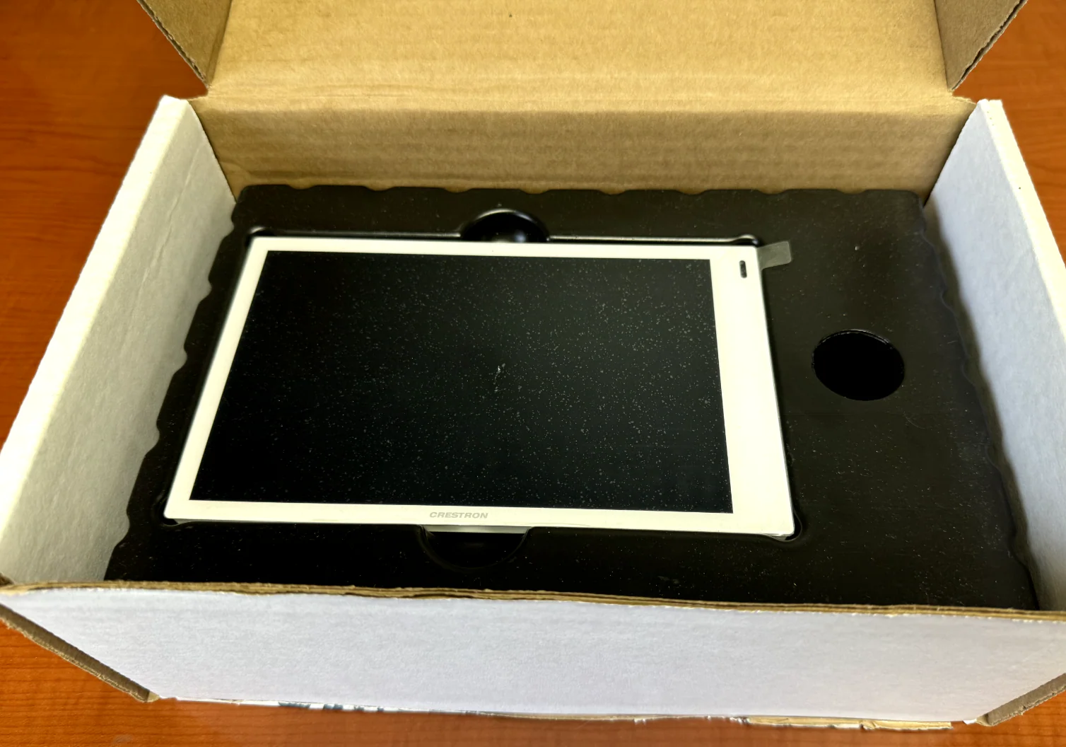 Crestron TSS-770-T-W-S 7" Room Scheduling Touchscreen (White) - Image 3