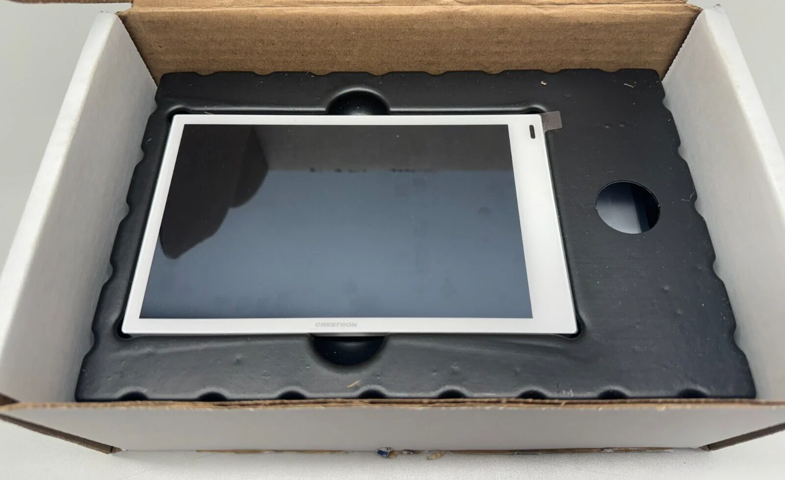 Crestron TSS-770-T-W-S 7" Room Scheduling Touchscreen (White) - Image 3