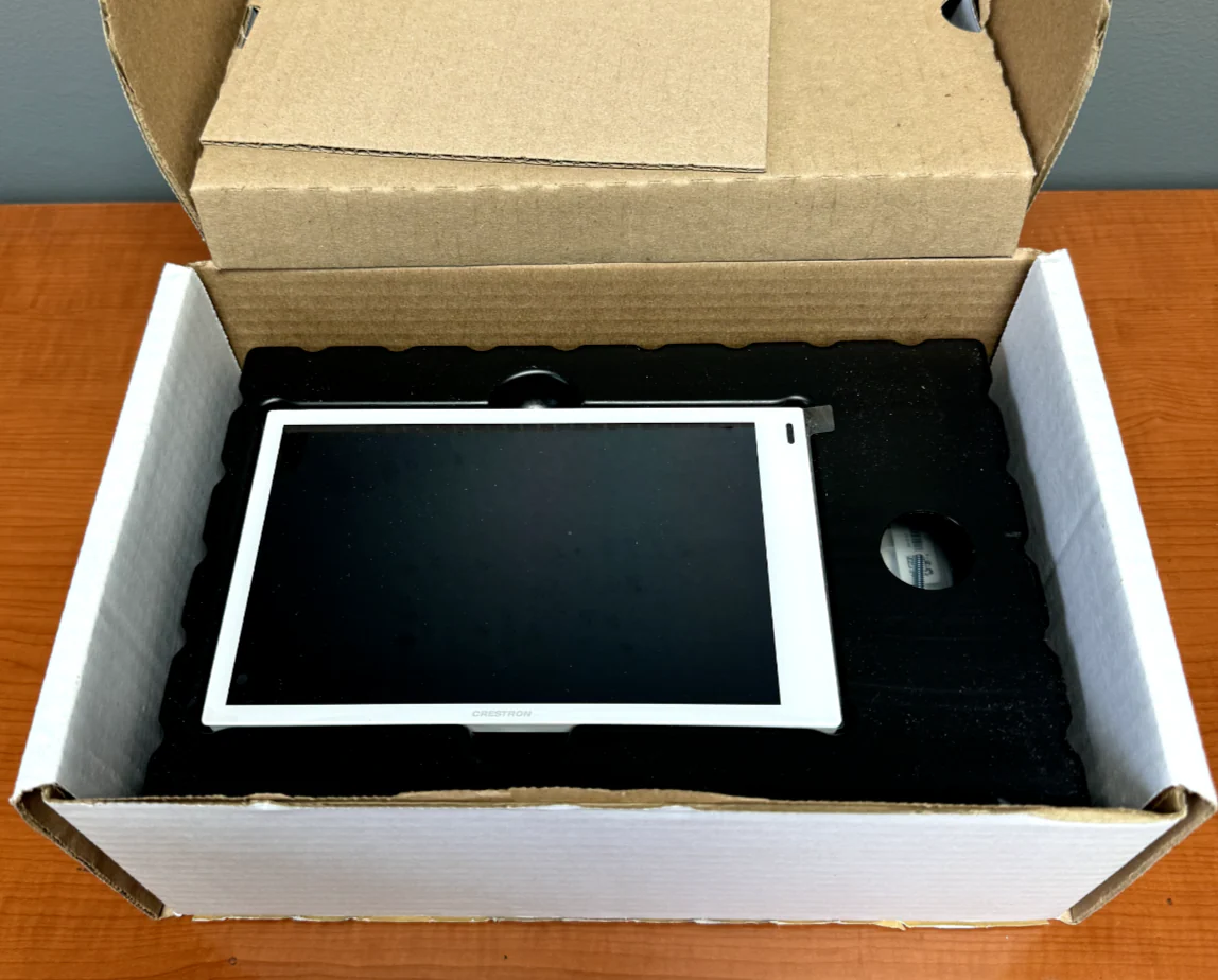 Crestron TSS-770-W-S 7 in. Room Scheduling Touch Screen, White Smooth 6511330 - Image 3