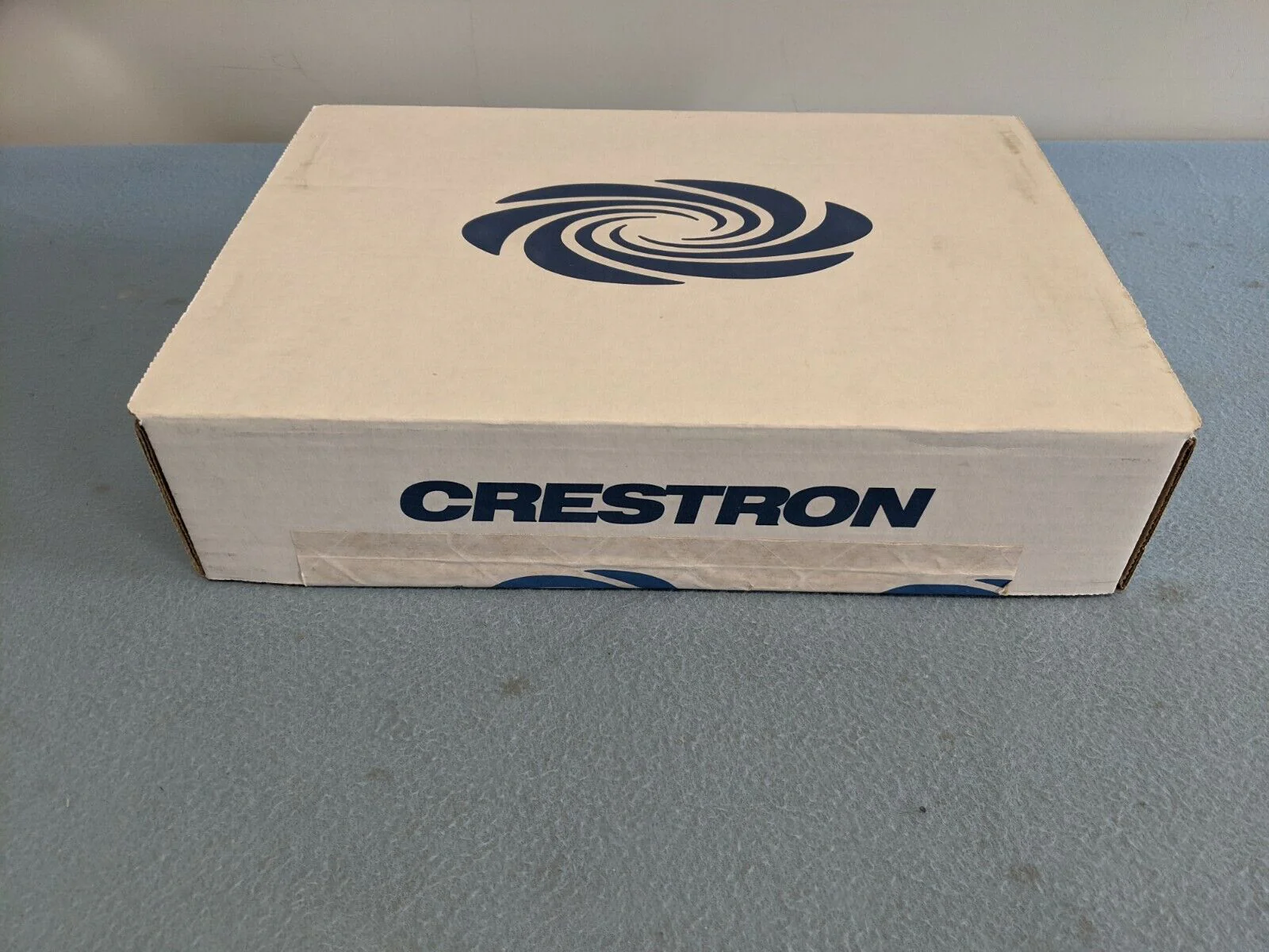 Crestron TSW-1060-LB-B 6509979 Room Availability Light Bar for TSW-1060 - Image 3
