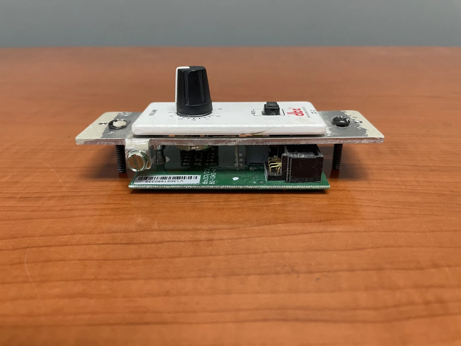 DBX ZC-2 Wall-Mounted Zone Volume Controller Programmable - Image 3