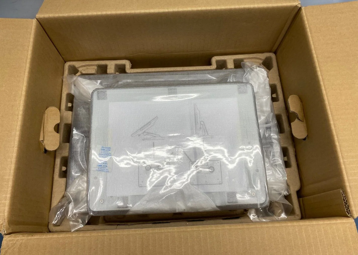 Elo Systems ET1502L-2UWC-1-G / E155645 / USB LCD Touchscreen Monitor 15.6" - Image 3