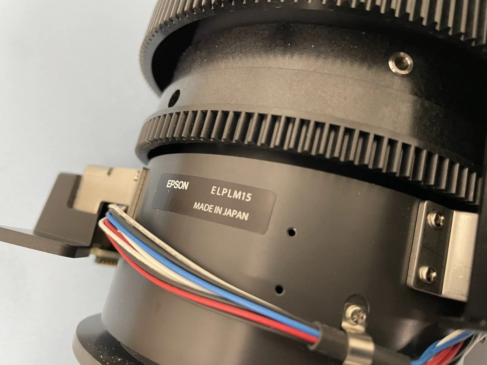 Epson ELPLM15 Middle-Throw Zoom Lens for Pro-L Series 4K Projector V12H004M0F - Image 4