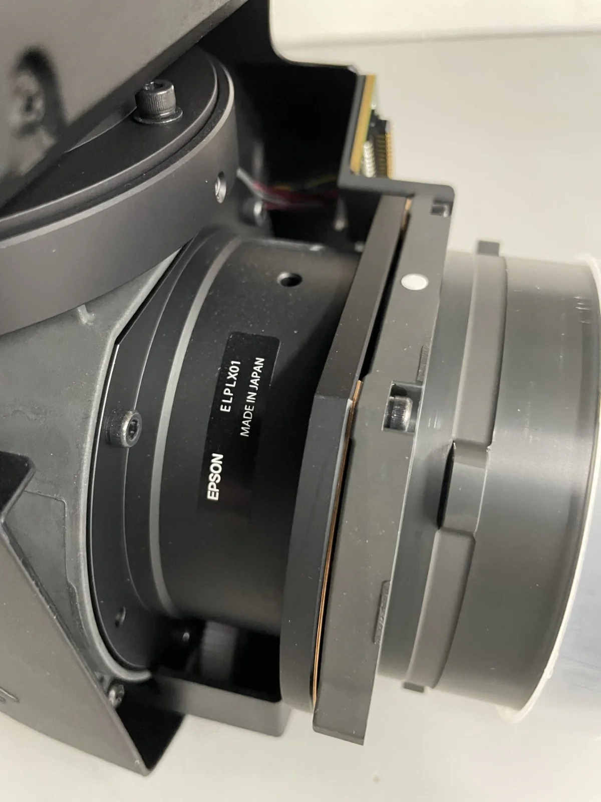 Epson ELPLX01 Ultra Short-Throw Projection Lens for Pro L & G Series Projectors - Image 5