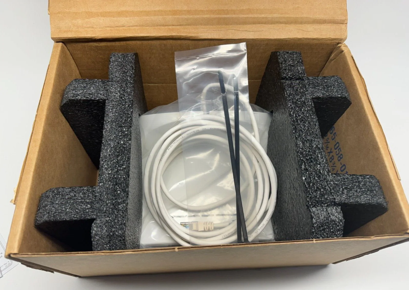 Extron 60-1565-03 TLP Pro 1025T - White - Image 4