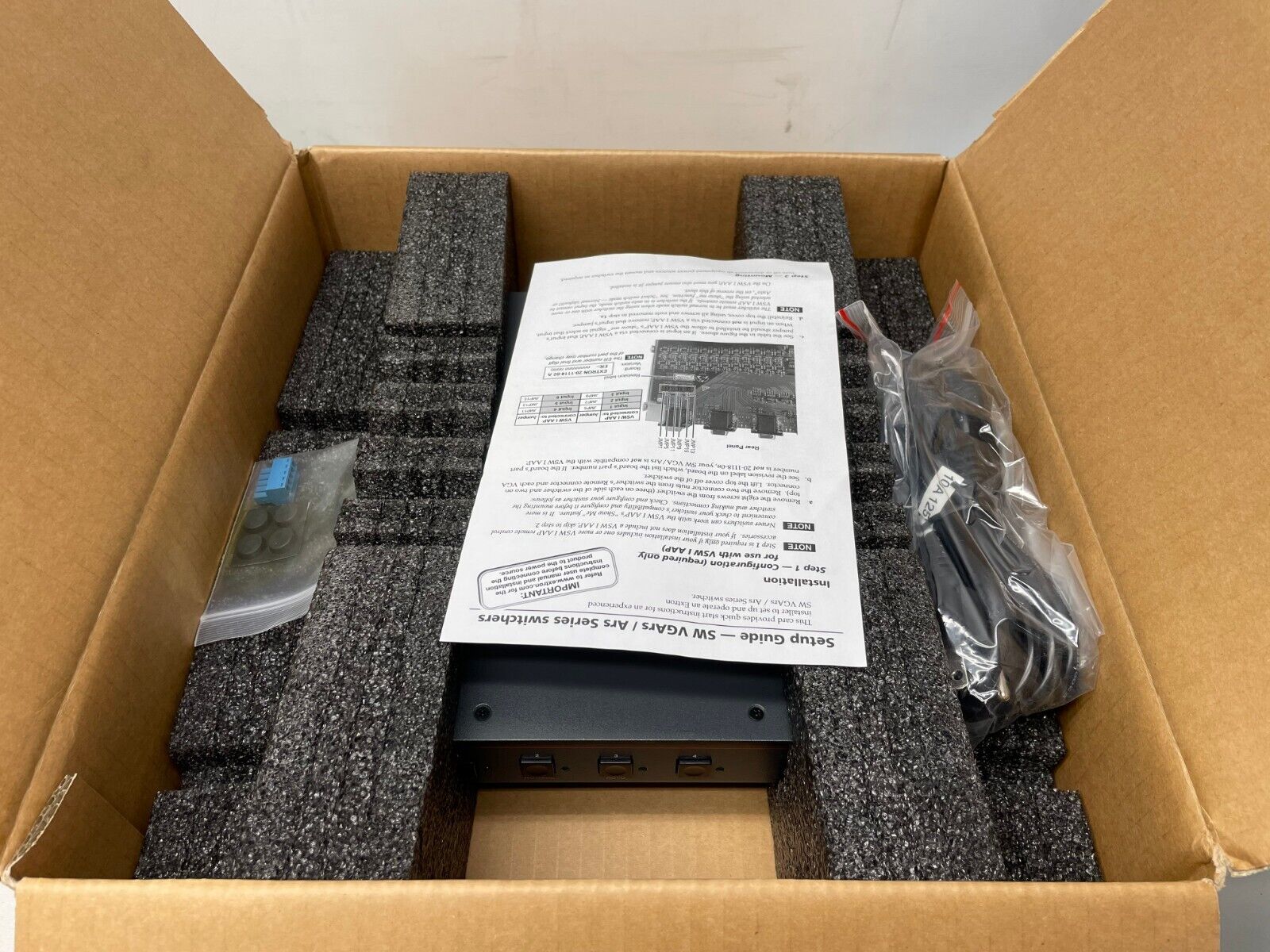 Extron 60-258-22 SW4 VGA ARS VGA/Stereo Audio Switcher 4 Input, 1 Output, Audio - Image 3