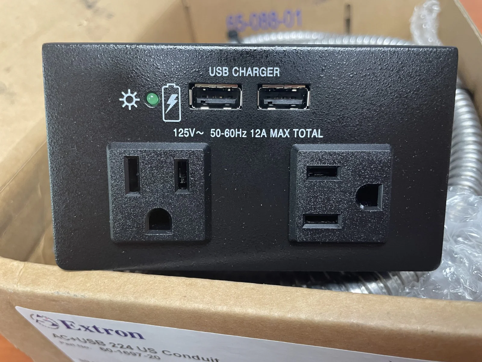 Extron AC+USB 224 US Conduit 60-1697-20 - Image 5