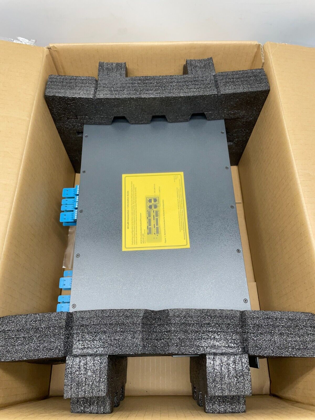 Extron DTP2 CrossPoint 82 4K/60 Scaling Presentation Matrix Switcher 60-1812-92 - Image 3