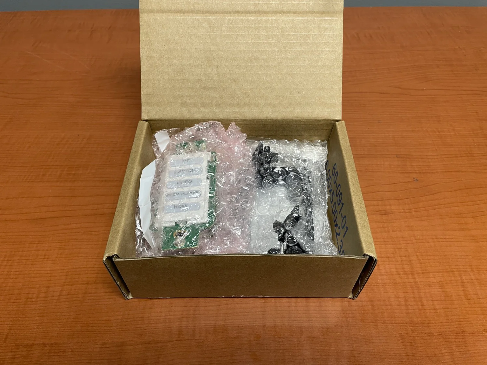 Extron NBP 105 D 60-1688-01 Network 5 Button Panel Decorator-Style Wallplate - Image 4