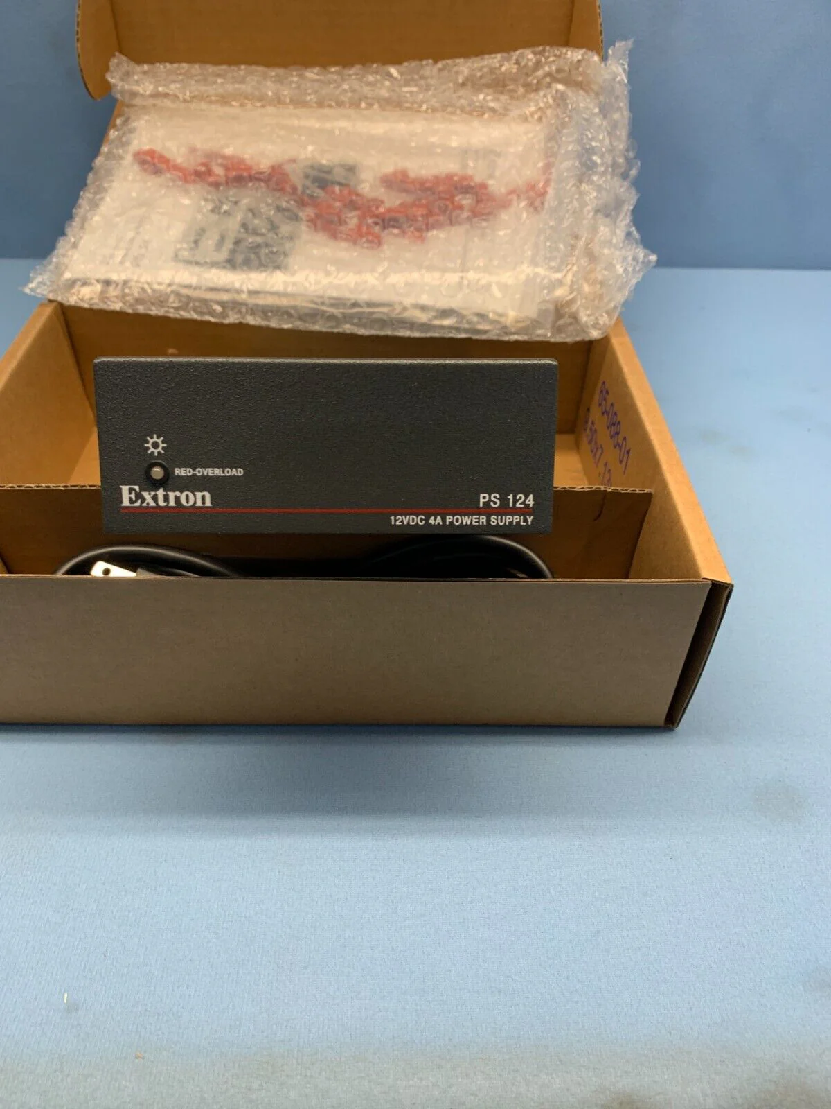 Extron PS 124 (60-1022-01) Multiple Output 12 VDC, 48 W Power Supply - Image 3