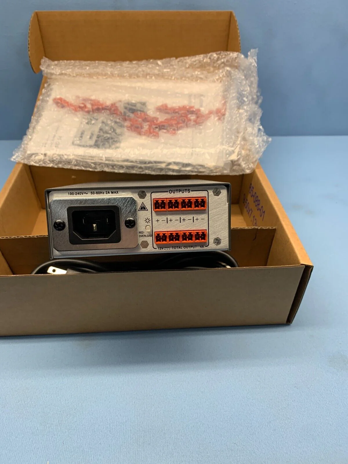 Extron PS 124 (60-1022-01) Multiple Output 12 VDC, 48 W Power Supply - Image 4